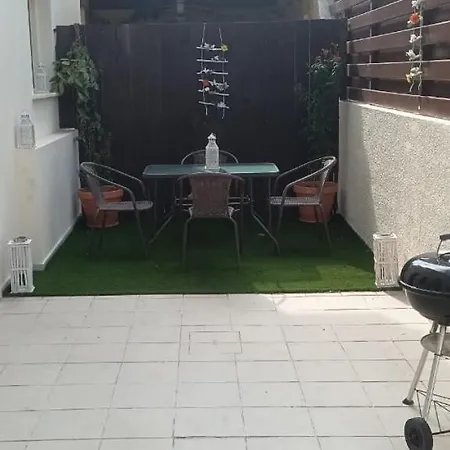 Plumeria Place Bright And Spacious ラルナカ